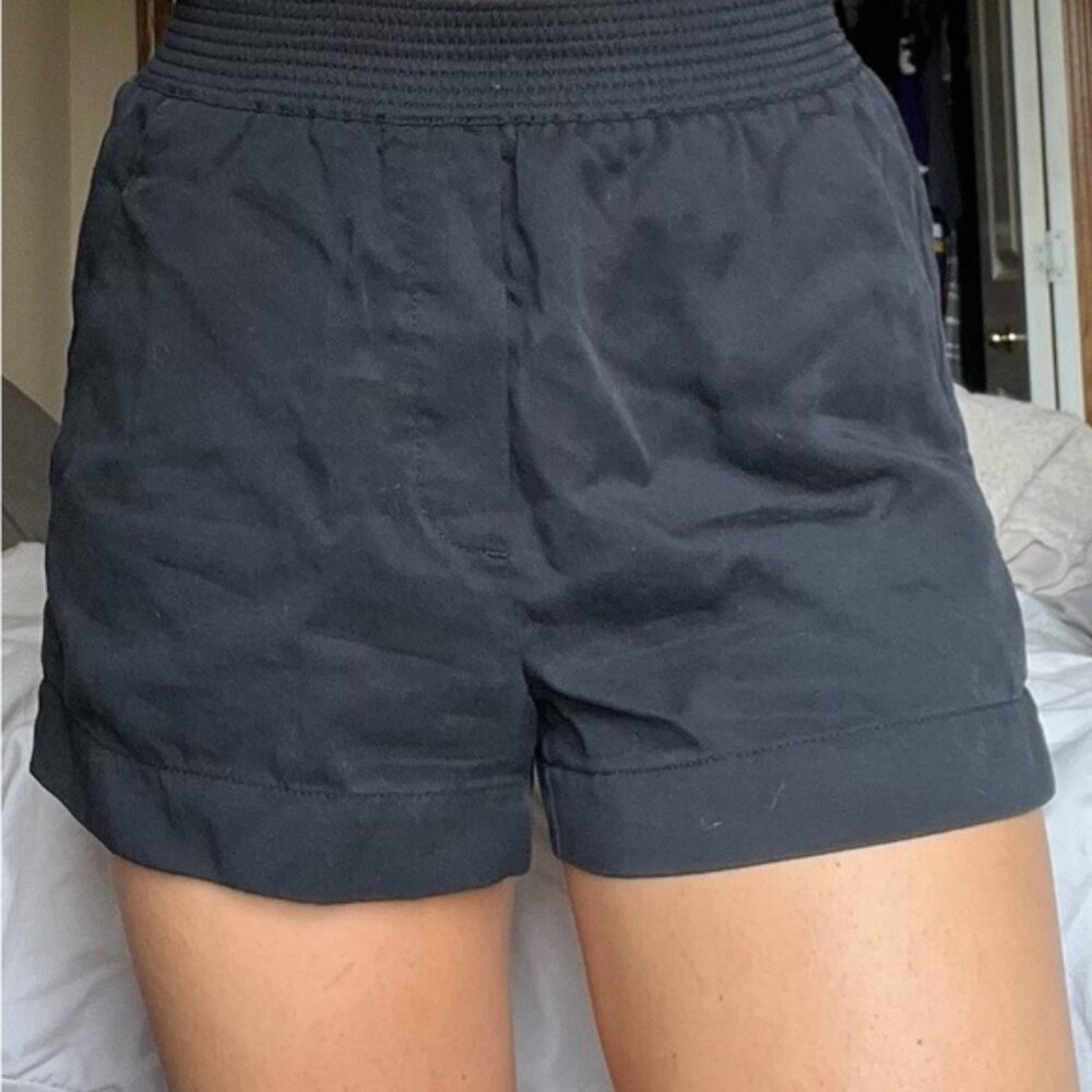 Aritzia The Group Babaton High Rise Elastic Waistband Front Pockets Shorts Black